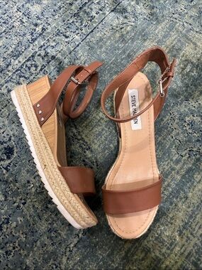 Steve Madden 9.5 Tan Brown Espadrille Wedge Sandals